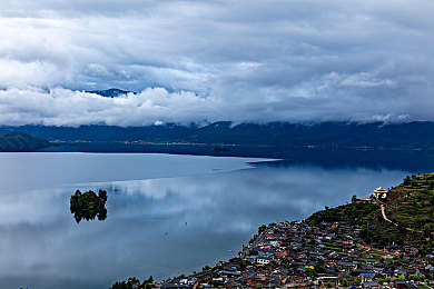 国产精品卡一卡二|国产力作惊艳登场,卡一卡二引领汽车新潮流-3