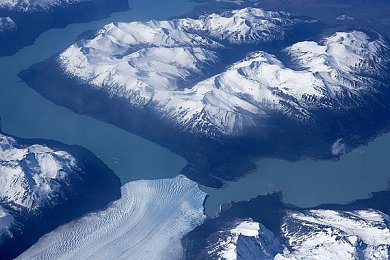 想要x x网站｜汽车资讯界的“全息透视窗，洞悉未来风向标”-1
