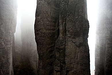 向上 奴役 受虐 受虐狂|驾驭激情,尽享“奴役”快感:探寻“向上”车型独特魅力-1
