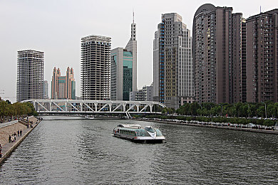 涩色网站|新能源汽车浪潮涌,创新续航谱新篇-1