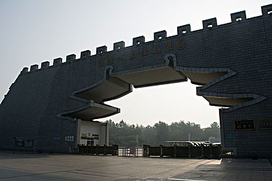 老人把荫蒂添的好舒｜舒适升级，智能驾享：全新SUV车型受热捧，家庭出行首选新宠-1