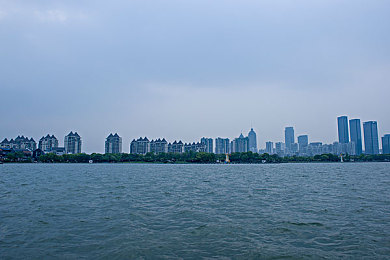 大肉大捧一进一出原声带｜汽车市场新宠来袭：极致音效与卓越性能并存，全新车型震撼上市-4