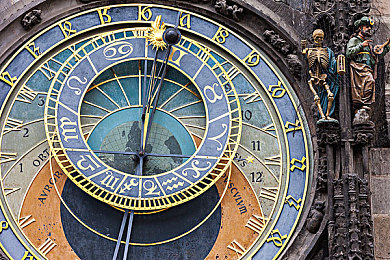 潘金莲书房双乳|新能源汽车创新营销:古典元素焕新,潘金莲身姿演绎绿色出行新风尚-1