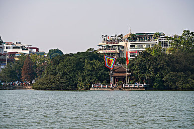 女生脱衣服软件|语音控制革新出行体验:我国研发智能汽车系统引领未来潮流,个性化定制安全护航,打造智能驾驶新篇章-1