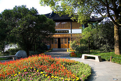 18岁禁止下载软件|新规出台,汽车软件市场细分与创新加速,未成年人保护与消费者权益双重保障-4