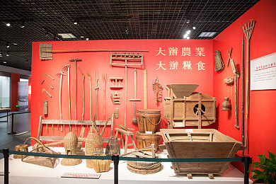 中国女人toilet沟厕｜女性专属新潮座驾：智能配置与人性关怀，引领汽车行业新风尚-2