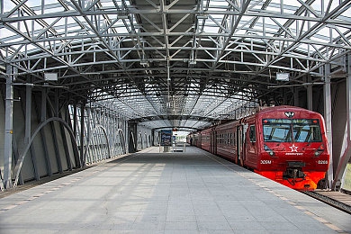 FAXX和MAXX77｜时尚先锋，驾驭未来，FAXX MAXX77共绘速度传奇-1