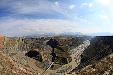 51国产黑料吃瓜张津瑜完整视频｜国产汽车发展之路：热议视频揭示问题与进步并行-1