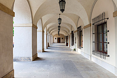 日本熟妇厨房与子欢交|创新命名引关注,日本汽车新宠打造温馨家庭出行体验-2