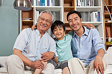 黄色软件大全3.03免费版下载|警惕!车载软件安全隐患引关注,车主需加强防范,共筑网络安全防线-2