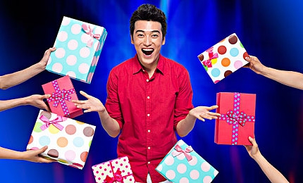 一女被两男吃奶玩|奶瓶车设计独特故事感人,性能出色引关注,成汽车市场新宠-3