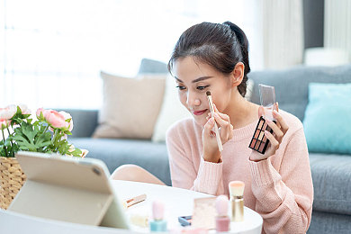 黄色APP在线观看|新能源汽车资讯一网打尽,"黄色APP"成汽车行业新宠,便捷实用引发关注-1