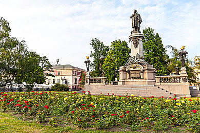 国外岁拗女稀缺资源|稀缺尊贵,“岁拗女”引领高端车界新潮流-4