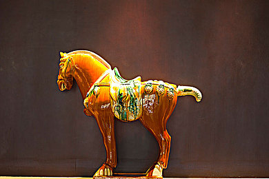 色色小网站|新能源汽车崛起,自动驾驶加速,智能互联引领未来:汽车行业变革时代新动态解读-1