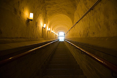 黄色软件怎么下载|车载软件安全指南:警惕隐患,下载选择有讲究-1