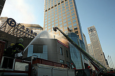 一出一抽bgm60秒|“引擎轰鸣,音乐激荡:全新车型“bgm60秒”加速体验革新汽车文化”-1