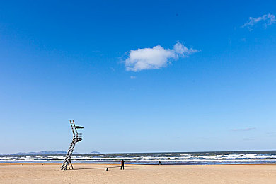 我半夜摸妺妺的奶c了她软｜豪华SUV惊艳上市：匠心独运设计，科技引领未来出行-2