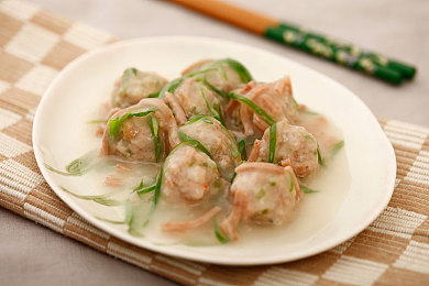 香蕉伸进桃子里|果香流线,智控未来——创新跨界概念车引领绿色出行新风尚-1