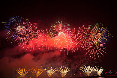 网黄软件|智能驾驶新体验:车载娱乐系统创新功能助力行车安全与娱乐生活-1