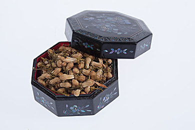 台湾麻花传媒有限公司|特斯拉Model 3领衔,新能源汽车在台湾市场备受关注,四大热门车型竞争激烈-4