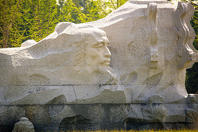 黄色软件app大全免费下载2023|2023汽车应用盛宴:精选工具助您畅享驾驶乐趣,避开不良信息困扰-1