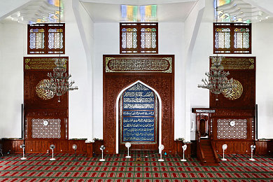 电梯揉我胸 啊 嗯～出水了｜XX车型独领风骚，五星安全标准与智能辅助系统打造舒适出行新体验-1