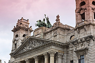 榴莲视频污｜榴莲视频污走红：汽车技术革新演绎未来驾驶魅力，车迷热议不已-1