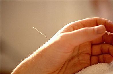 两个人打扑克剧烈运动｜激情对决，扑克挑战：特斯拉Model S车手以卓越表现夺汽车赛事冠军，展现驾驶乐趣与竞技魅力-4