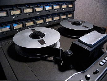 推特中国版r8|新能源汽车界新宠儿:动感外观,极致性能,智能安全,尽享驾驶乐趣-2