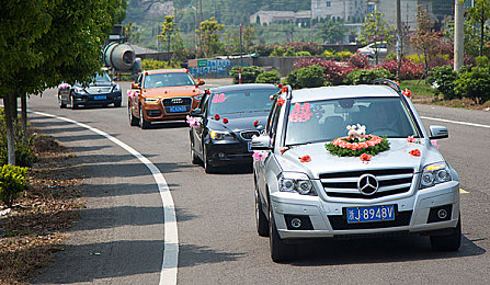 成年人黄色软件｜车载娱乐新篇章：创新软件提升驾驶乐趣，打造智能出行体验-1