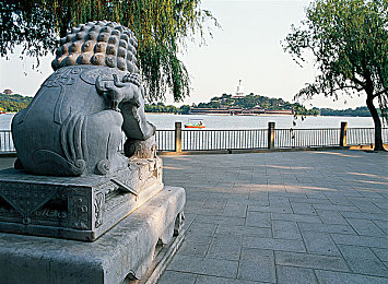 幸福宝8008隐藏读书章节｜惊喜连连！幸福宝8008新SUV曝隐藏功能，360度全景影像助安全驾驶-4