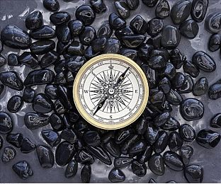 男体育生洗澡 秘｜赛车手揭秘：独特洗澡法助他驰骋赛道，保持最佳状态-1