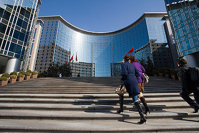 黄色APPOPPO|“时尚活力,驾驭自如:全新“黄色APPOPPO”汽车亮相,亲民价格引领市场潮流”-1