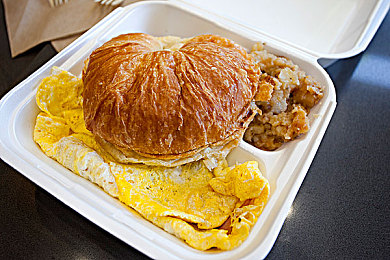 快灬快灬 一下爽蜜桃动漫|新能源汽车浪潮涌动,技术革新引领未来出行变革-3