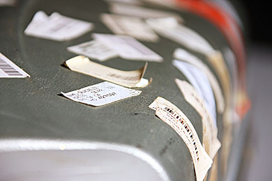 双男床上剧烈运动打扑克｜汽车文化新风尚：奇趣“床扑”大赛点燃竞技激情，创新精神助力产业升级-2