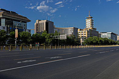 丰满人妻被猛烈进入|豪华驾驭,家庭新宠,流光溢彩SUV闪耀登场-2