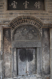 白色脚上满满白精华液9岁能用吗｜汽车养护新宠引关注：专家解析“白色精华液”儿童适用性及使用安全须知-2