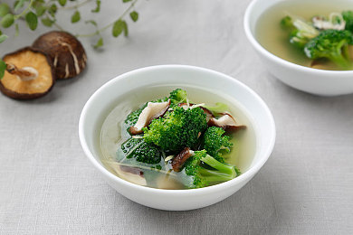 18岁以下禁止看的软件｜智能驾驶新挑战：家长如何守护孩子免受不适宜信息侵扰，安全护航成长之路-1