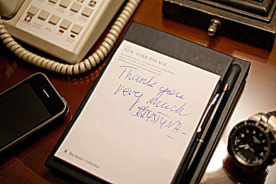 领导在车上弄我的好爽｜豪车驾乘体验引发热议：领导感叹“好爽”，揭秘豪华轿车魅力所在-1