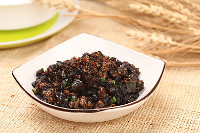 蜜乳网|新能源汽车领航未来:全新车型惊艳上市,续航500公里,智能科技加持-1