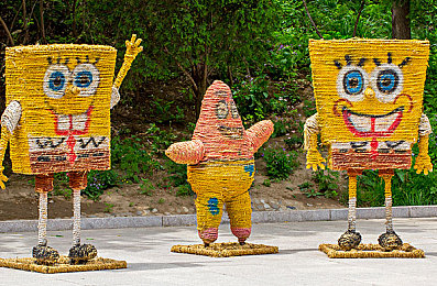 一男一女在床上打扑克软件｜“驾驶乐趣新升级：“扑克软件”让行车娱乐更安全，互动更温馨”-1