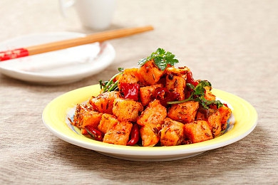 体育生腹肌自慰浓精黑裤子｜“赛车新星李阳，黑裤战袍彰显速度与激情，成为车迷焦点！”-2