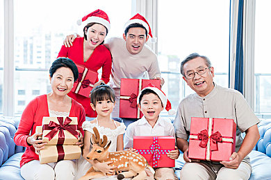 被两个男人3p舒服|豪华驾乘新体验:盘点几款车内舒适至上的汽车精品,尽享尊贵旅程-4