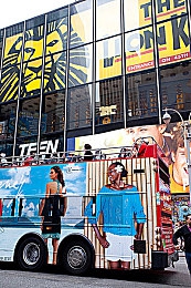 国模李梓熙|国模风采惊艳车展,时尚跨界体验新能源汽车魅力-4