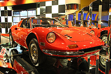 巜商务出差与女老板同房｜汽车行业新趋势：女性领导者助力商务出行，商务车型盘点-1