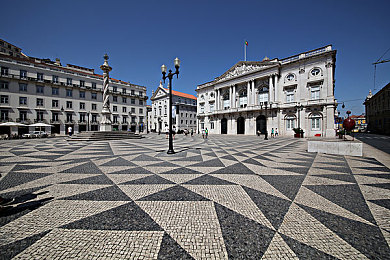 一个好妈妈4个字光头强答案｜“光头强汽车新品上市：安全舒适，性能卓越，引领高品质生活新潮流”-5