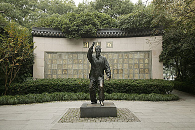 金银瓶1-5手机板｜颠覆驾驶体验，智能车载配件引领潮流：创新产品打造无缝互联新境界-1