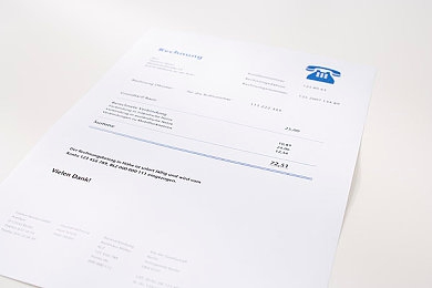 男生和女生一起差差差下载｜“高速下载新体验，‘差差差’智能汽车引领出行新潮流，男女共享便捷时光”-1