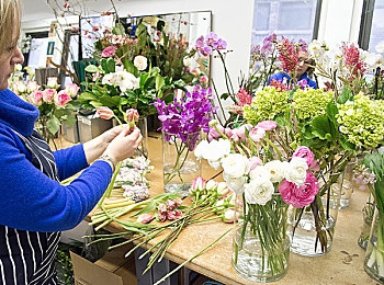 色多多app官方导入|汽车服务平台新潮流引领者:色多多app官方导入,为车主带来便捷智能驾驶体验-2