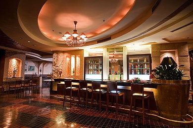 将界2第3集被删的那段｜“神秘片段曝光：将界2卓越性能引关注，创新科技环保理念引领未来出行”-1